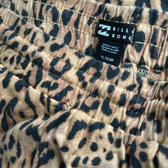 Billabong cheetah print shorts - Picture 4 of 6